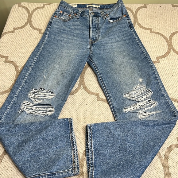 Levi's Ribcage distressed blue Straight Ankle Jeans capital E - Picture 4 of 17